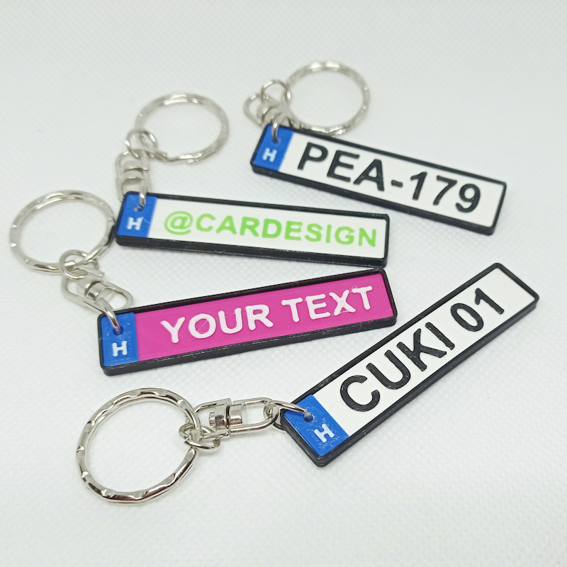 License Plate Keychain with custom text Manubim